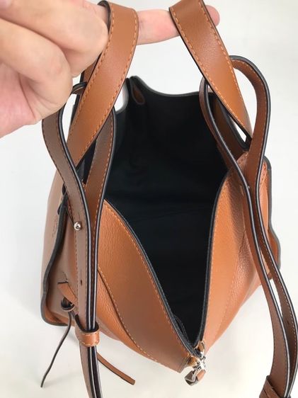 LOEWE HAMMOCK BAG รูปที่ 4