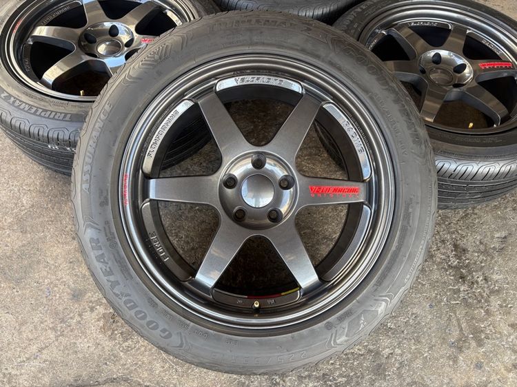 ล้อแม็กมือ1 ขอบ18 TE37 5รู114 กว้าง8.5 ออฟ35 สีเทากัน ล้อเบา FLOW FORMING งานSEVENFIFTH งานสวยมากๆ พร้อมยางมือ2 GOODYEAR225-55-18 ปี22  รูปที่ 2