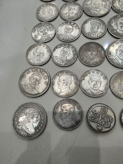 เหรียญ ต่างประเทศ สวยหายาก ของเก่าเก็บ หนักๆ เหมาๆ ทั้งหมด ขายตามสภาพของที่บ้านพร้อมส่งครับ รูปที่ 3