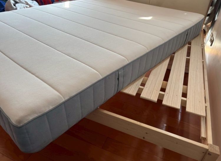 IKEA VESTEROY ที่นอนขนาด 5 ฟุต รูปที่ 9