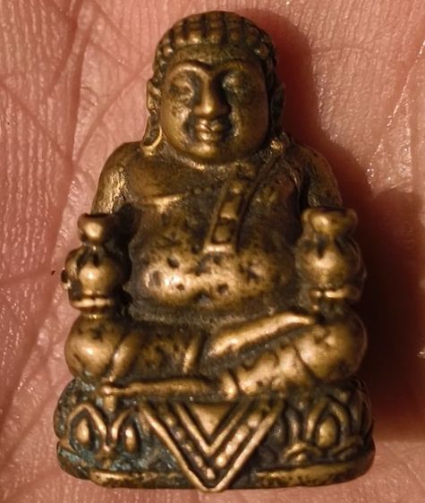 พระหล่อเนื้อโลหะเก่าค่ะ(8)