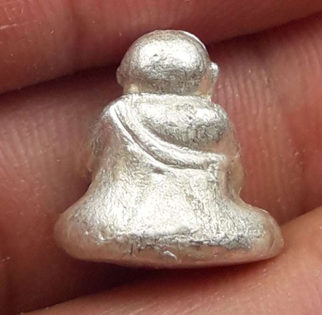 พระปิดตาหลวงปู่ทิมวัดละหารไร่ รูปที่ 3