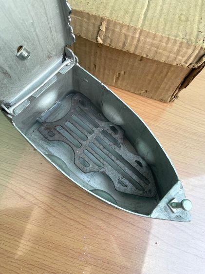 เตารีด เหล็ก ม้าบิน โบราณ เก่าสะสม รูปที่ 13