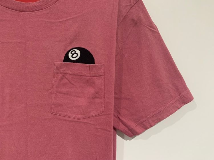 เสื้อยืด STUSSY กระเป๋าอกซ้าย แท้ 💯 size M ขนาด อก 21 ยาว 28.5 นิ้ว สภาพใหม่มาก ดีเทลสวยมาก เนื้อผ้านิ่มมาก หายากน่าสะสมครับ รูปที่ 2