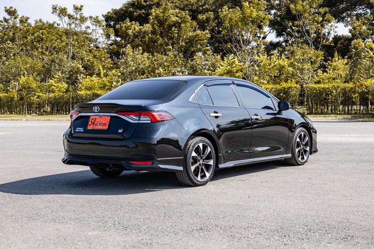 Toyota Altis 2019 1.8 GR Sport CVT Sedan เบนซิน ไม่ติดแก๊ส เกียร์อัตโนมัติ ดำ รูปที่ 4