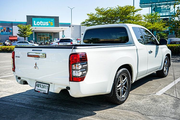 Mitsubishi Triton 2022 2.5 GLX Pickup ดีเซล ไม่ติดแก๊ส เกียร์ธรรมดา ขาว รูปที่ 4