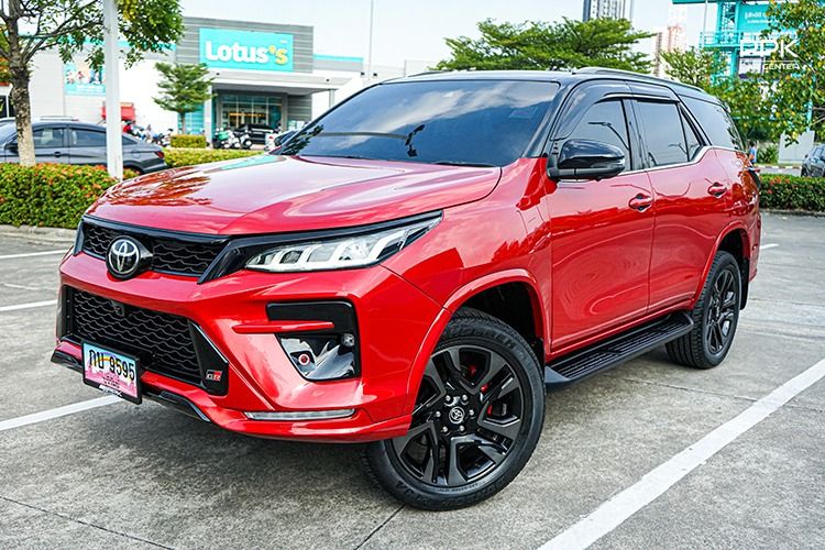 รถ Toyota Fortuner 2.8 GR Sport 4WD สี แดง