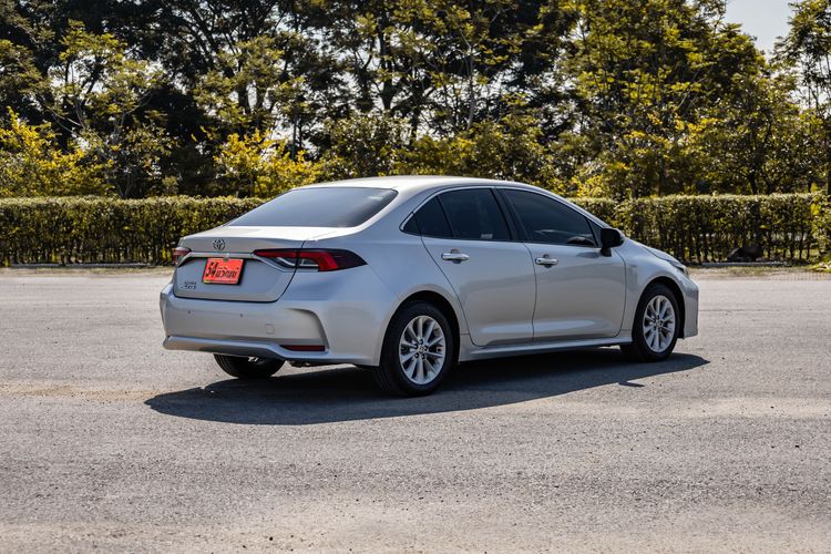 Toyota Altis 2020 1.6 G Sedan เบนซิน ไม่ติดแก๊ส เกียร์อัตโนมัติ เทา รูปที่ 4