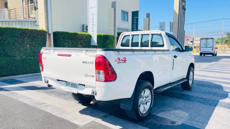 รถ Toyota Hilux Revo 2.8 J 4WD สี ขาว
