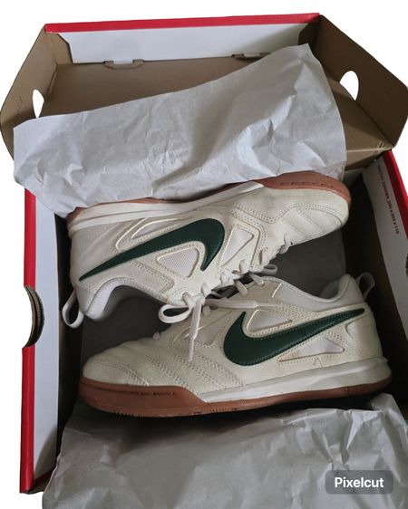 อื่นๆ ไม่ระบุ ขาว Nike Gato BG