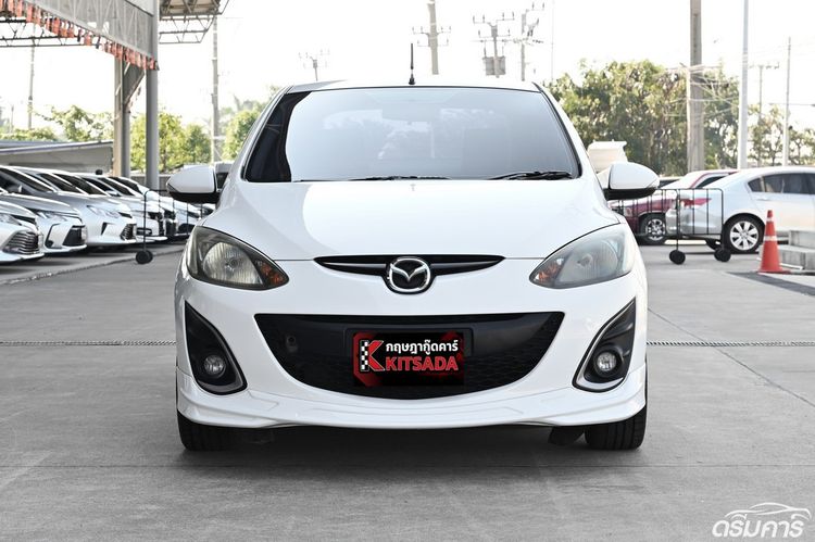 Mazda Mazda 2 2013 1.5 Elegance Limited Edition Sedan เบนซิน ไม่ติดแก๊ส เกียร์อัตโนมัติ ขาว รูปที่ 2
