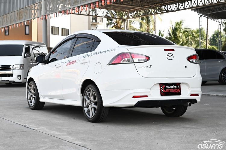 Mazda Mazda 2 2013 1.5 Elegance Limited Edition Sedan เบนซิน ไม่ติดแก๊ส เกียร์อัตโนมัติ ขาว รูปที่ 3