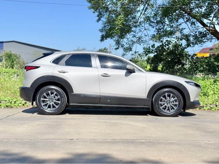 รถ Mazda CX-30 2.0 C สี น้ำตาล