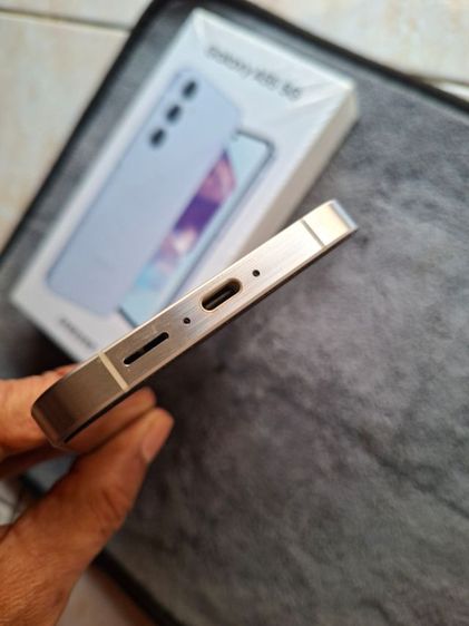 ss a55 5g แรม8 รอม 128 สภาพสวยมากเหมือนใหม่  ไม่ติดล้อคหรือผ่อน ใดๆ  อุปกรณ์ครบกล่อง มีเคสให้ สายชาร์จแท้มากับเครื่อง รูปที่ 11