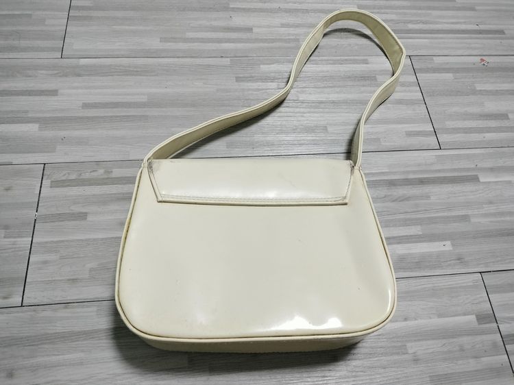 กระเป๋าสะพายprada