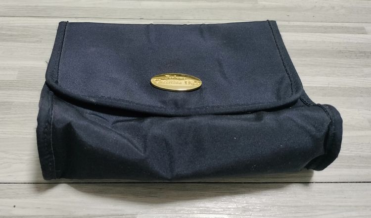 กระเป๋าเครื่องสำอางค์ Dior