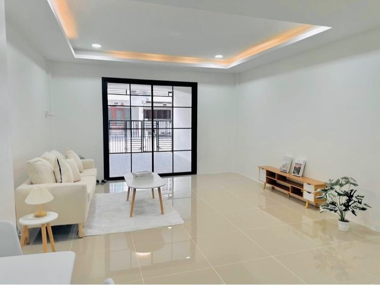 มีบางส่วน  ตกแต่งใหม่ พร้อมอยู่ เคซี8 ไทยรามัญ หทัยราษฎร์  ใกล้ ทางด่วนจตุโชติ ฟรีโอน ฟรีดาวน์ กู้ได้เต็ม100 รูปที่ 4