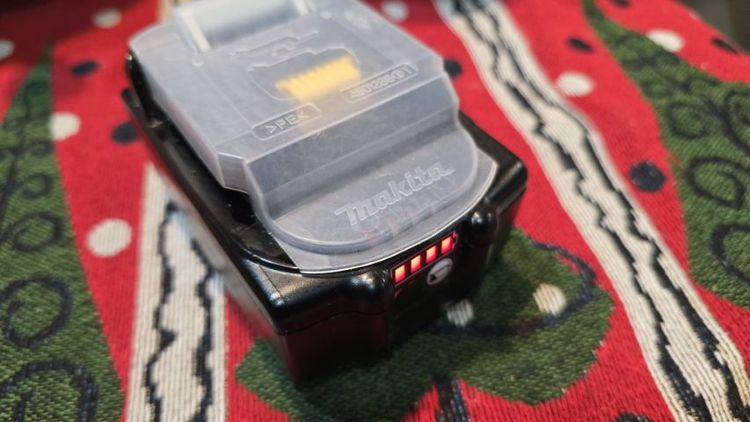 แบตเตอร์รี่ makita 18V 3A รูปที่ 4