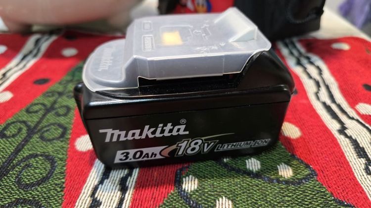 แบตเตอร์รี่ makita 18V 3A