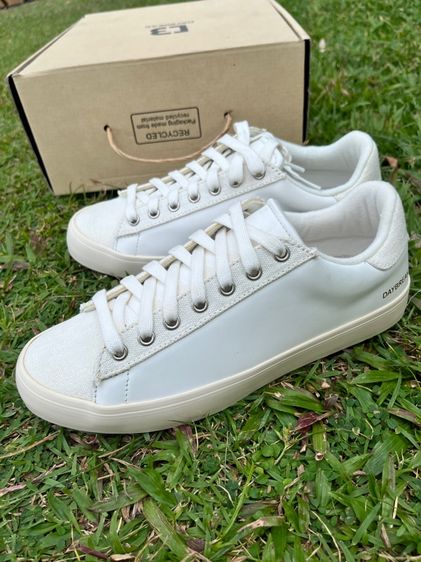 Daybreakรองเท้าผ้าใบ รูปที่ 3