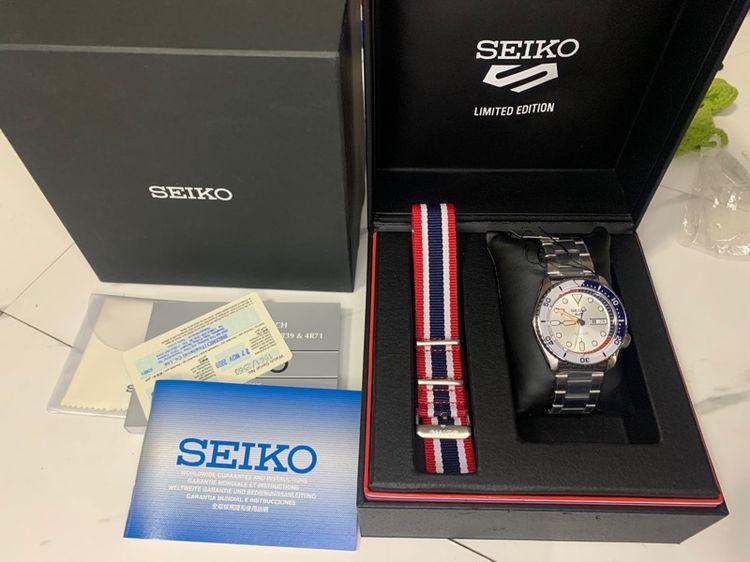 เงิน Seiko 5 Sports Thailand Limited Edition SRPF91K นาฬิกาธงชาติไทยรุ่นแรก