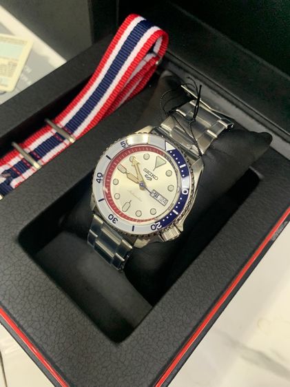 Seiko 5 Sports Thailand Limited Edition SRPF91K นาฬิกาธงชาติไทยรุ่นแรก รูปที่ 3