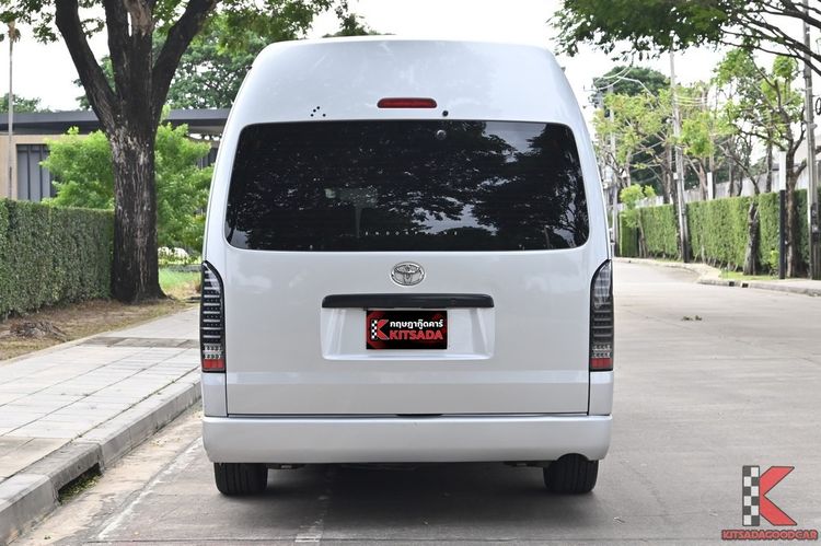 Toyota Commuter 2013 2.5 Van ดีเซล ไม่ติดแก๊ส เกียร์ธรรมดา บรอนซ์เงิน รูปที่ 4