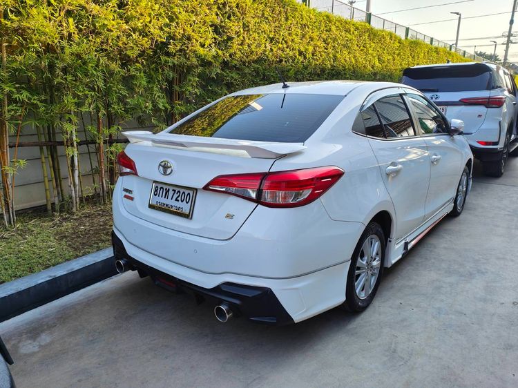 Toyota Yaris ATIV 2019 1.2 E Sedan เบนซิน ไม่ติดแก๊ส เกียร์อัตโนมัติ ขาว รูปที่ 4