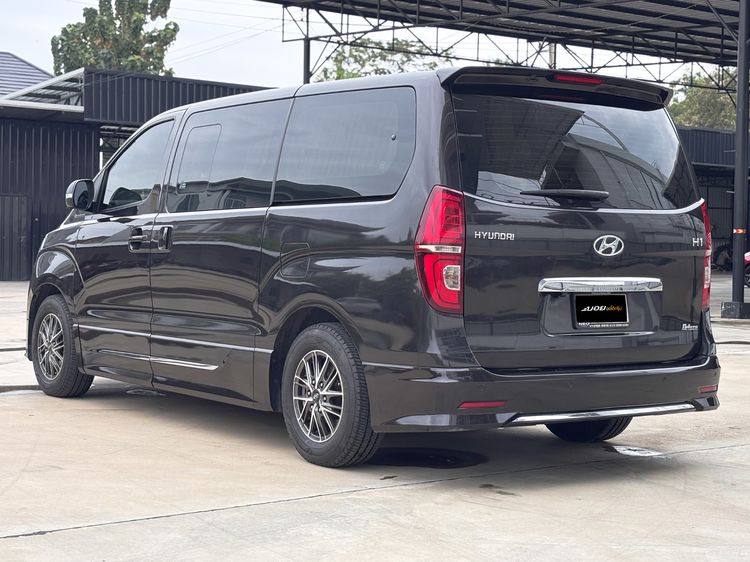 Hyundai H-1  2021 2.5 Deluxe Utility-car ดีเซล ไม่ติดแก๊ส เกียร์อัตโนมัติ น้ำตาล รูปที่ 3