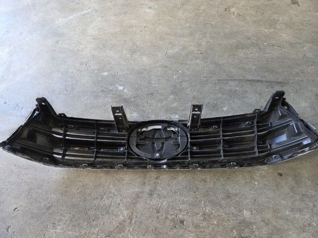 กระจังหน้าเดิมสวย toyota revo ปี 2015 รูปที่ 6