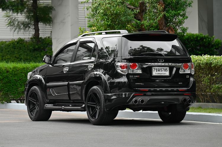 Toyota Fortuner 2013 3.0 V 4WD Utility-car ดีเซล ไม่ติดแก๊ส เกียร์อัตโนมัติ ดำ รูปที่ 3