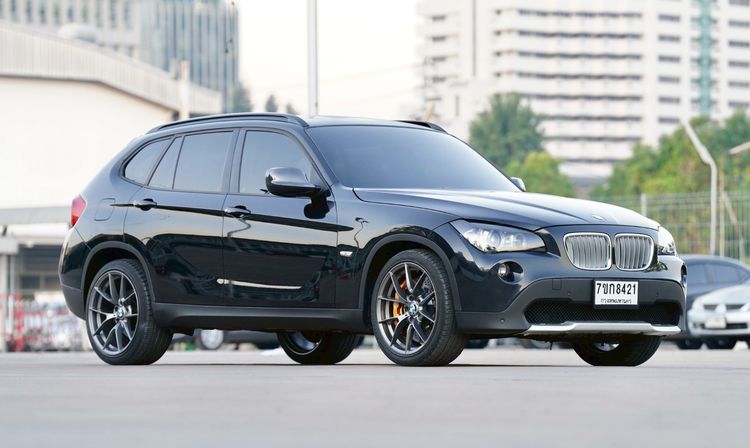BMW X1 2012 2.0 sDrive18i Utility-car เบนซิน เกียร์อัตโนมัติ ดำ รูปที่ 2