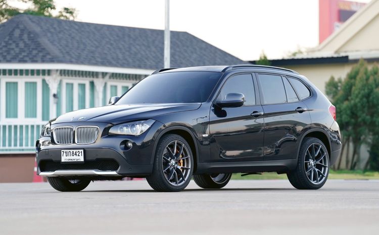รถ BMW X1 2.0 sDrive18i สี ดำ