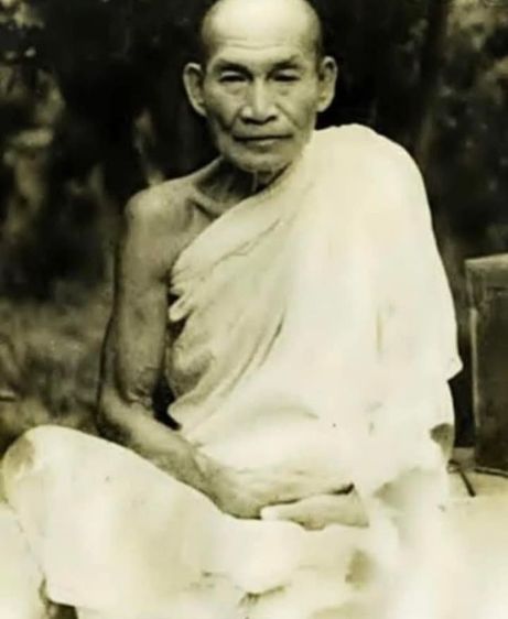 รูปหล่อ หลวงพ่อเคลือบ วัดหนองกระดี่ จ.อุทัยธานี รูปที่ 7