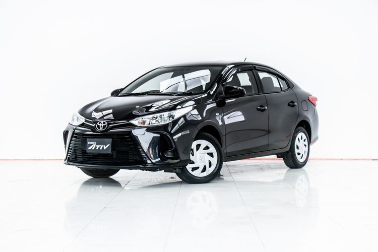 รถ Toyota Yaris ATIV 1.2 Entry สี ดำ