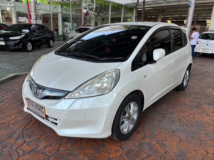Honda Jazz 2012 1.3 Hybrid Sedan ไฮบริด ไม่ติดแก๊ส เกียร์อัตโนมัติ ขาว รูปที่ 3