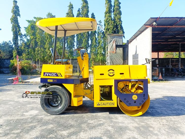 รถบด หน้าเหล็ก-หลังยาง Komatsu JV40C   ขนาด 4 ตัน มีระบบสั้นสะเทือน  หลังคากันแดดกันฝน รูปที่ 6