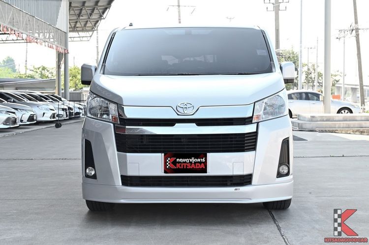 Toyota Hiace 2020 2.8 GL Van ดีเซล ไม่ติดแก๊ส เกียร์ธรรมดา บรอนซ์เงิน รูปที่ 2