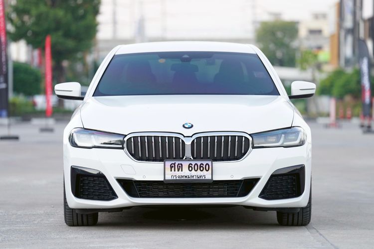 BMW Series 5 2021 520d Sedan ดีเซล เกียร์อัตโนมัติ ขาว รูปที่ 2
