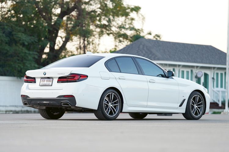 BMW Series 5 2021 520d Sedan ดีเซล เกียร์อัตโนมัติ ขาว รูปที่ 3