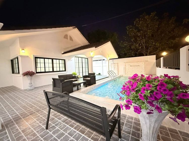 ตกแต่งครบ พูลวิลล่าเขาน้อยพัทยา