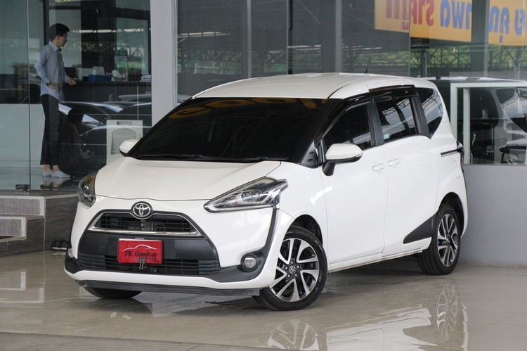 รถ Toyota Sienta 1.5 V สี ขาว
