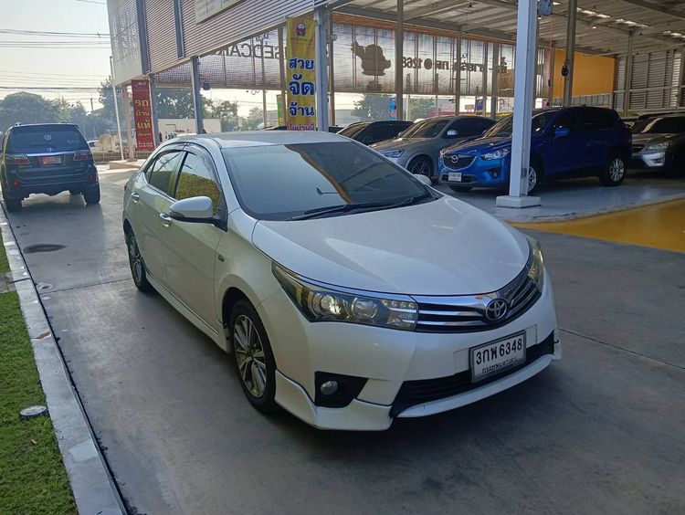 รถ Toyota Altis 1.8 V สี ขาว