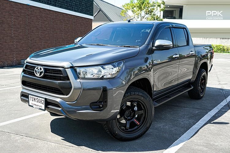 รถ Toyota Hilux Revo Double Cab 2.4 Entry Prerunner สี เทา