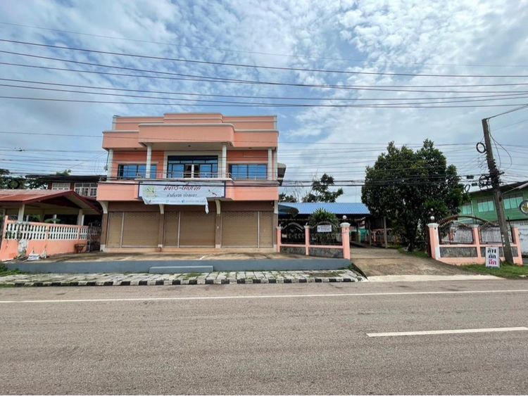 อาคารพานิชย์ 