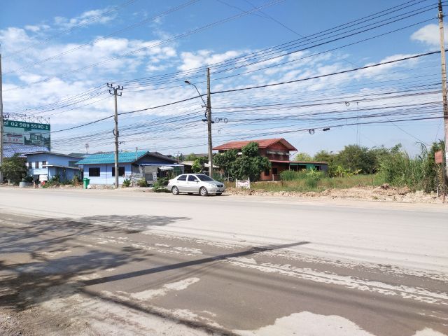 ใช่ ขายที่ดินเปล่าติดถนนมิตรไมตรี หนองจอก รูปที่ 2