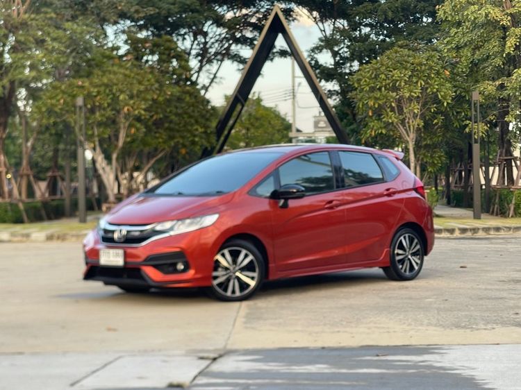 รถ Honda Jazz 1.5 RS i-VTEC สี ส้ม