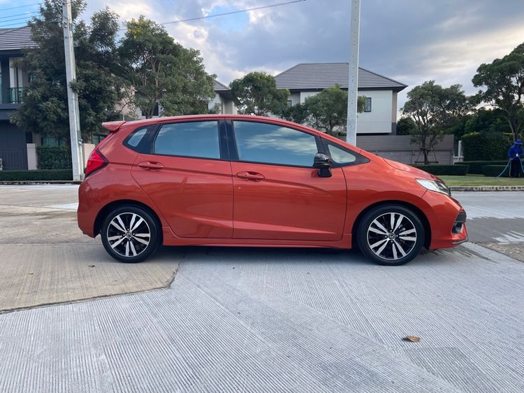 Honda Jazz 2018 1.5 RS i-VTEC Sedan เบนซิน ไม่ติดแก๊ส เกียร์อัตโนมัติ ส้ม รูปที่ 3