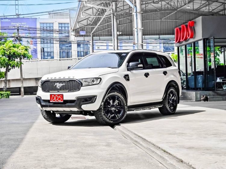 รถ Ford Everest 2.2 Titanium Plus สี ขาว