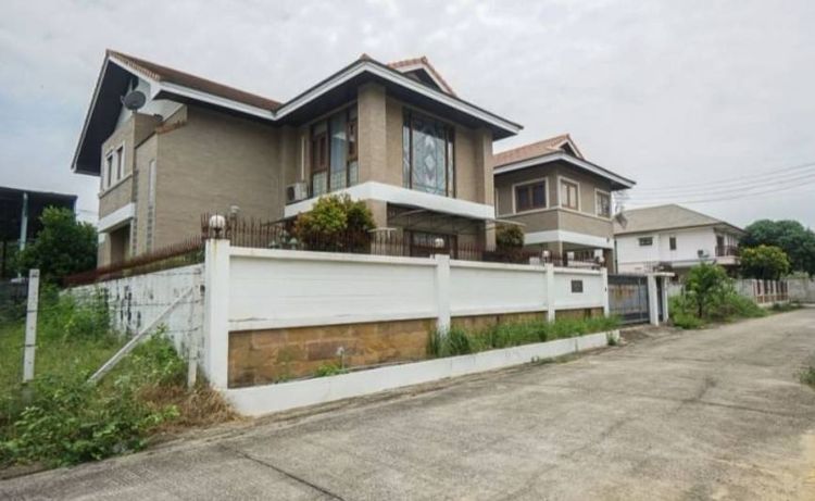 อื่นๆ เช่า บ้านเดี่ยว 2 ชั้น ติดถนนพุทธมณฑล สาย 1 หมู่บ้านมหาดไทย 1 ขนาด 101 ตรว 4 นอน 5 น้ำ  รูปที่ 3